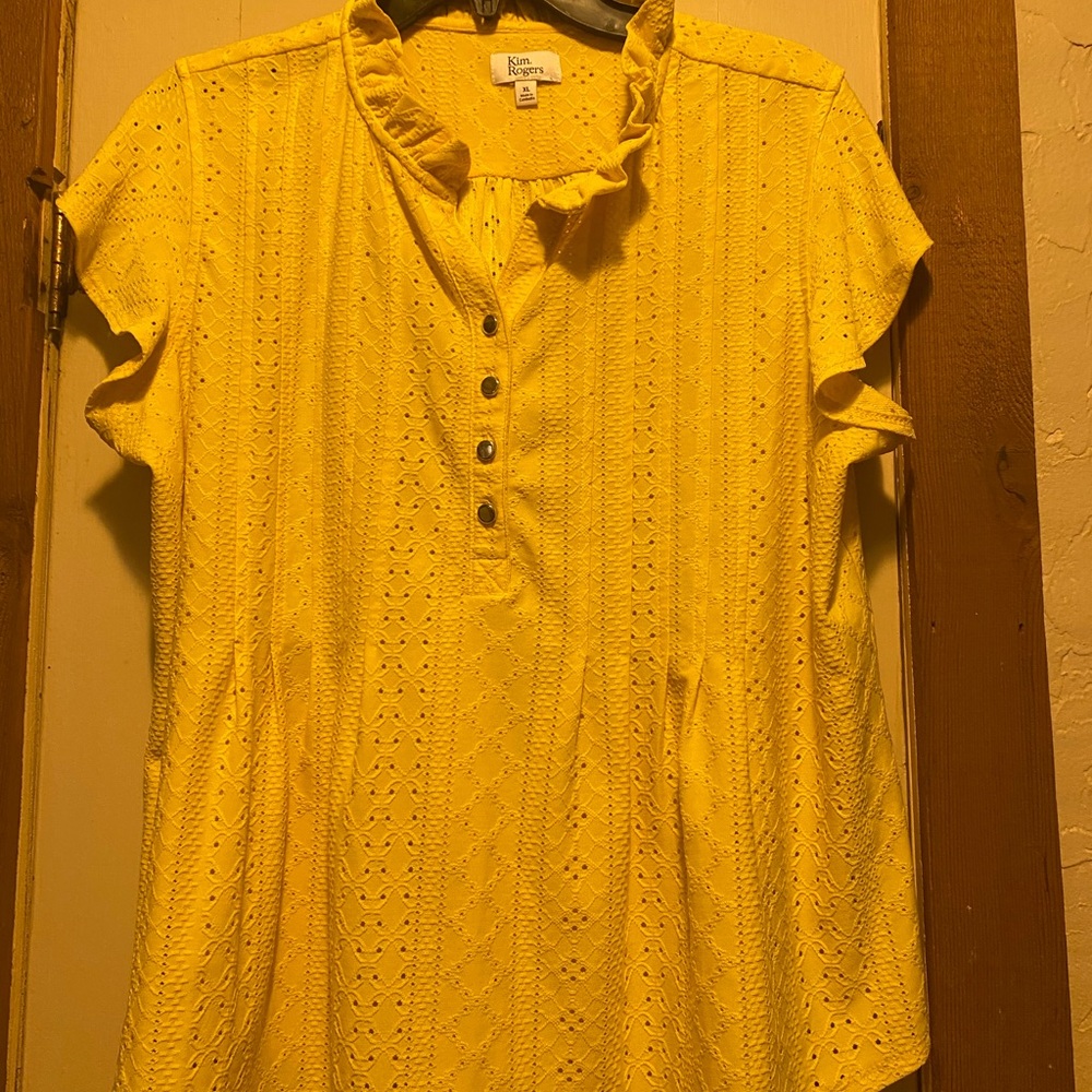 Kim Rogers Yellow Flutter Sleeve Blouse. XL